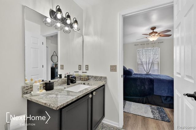 9627 Lakeside Drive, Ypsilanti, MI 48197