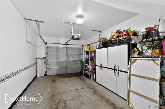 9627 Lakeside Drive, Ypsilanti, MI 48197