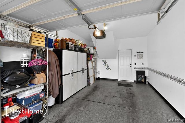 9627 Lakeside Drive, Ypsilanti, MI 48197