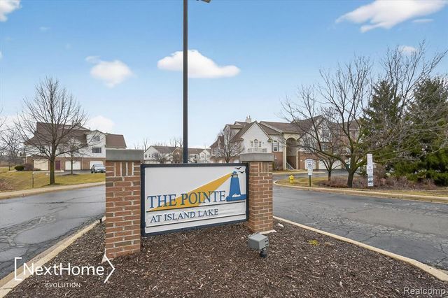 9627 Lakeside Drive, Ypsilanti, MI 48197