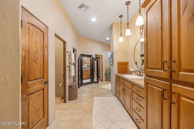 1320 W Appian Place, Tucson, AZ 85704