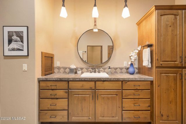 1320 W Appian Place, Tucson, AZ 85704