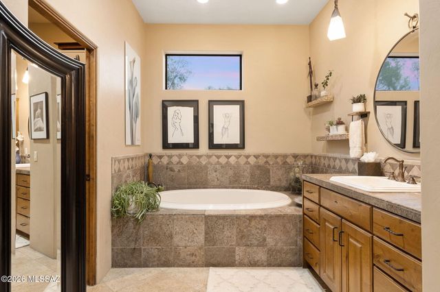 1320 W Appian Place, Tucson, AZ 85704