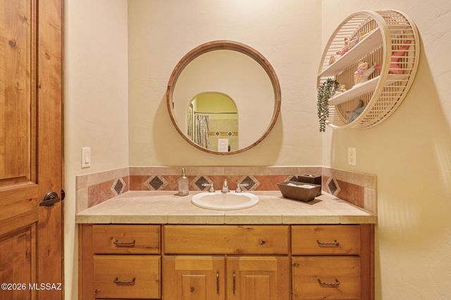 1320 W Appian Place, Tucson, AZ 85704