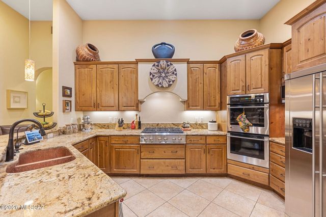 1320 W Appian Place, Tucson, AZ 85704