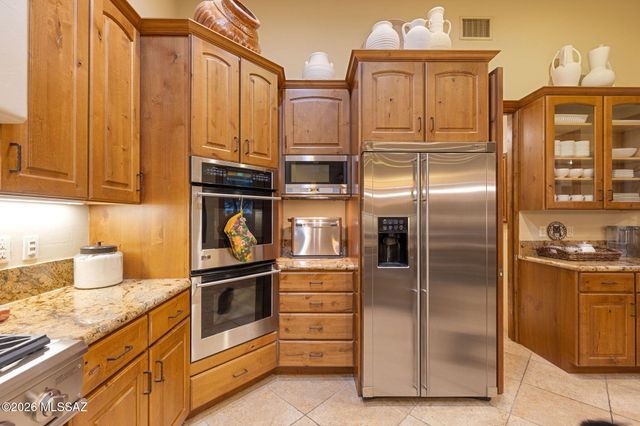 1320 W Appian Place, Tucson, AZ 85704