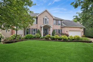 877 Sheehan Avenue, Glen Ellyn, IL 60137