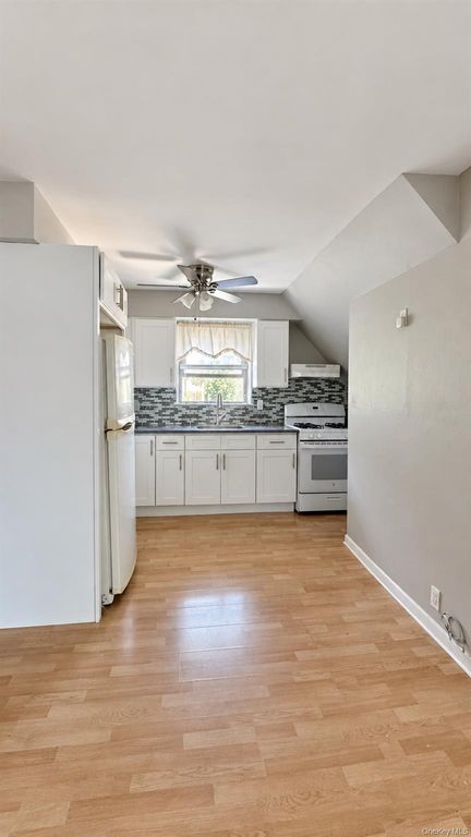 195-07 37th Avenue, Flushing, NY 11358