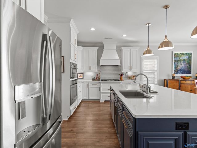 7539 Flint Crossing Circle, Owens Cross Roads, AL 35763