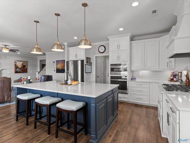 7539 Flint Crossing Circle, Owens Cross Roads, AL 35763