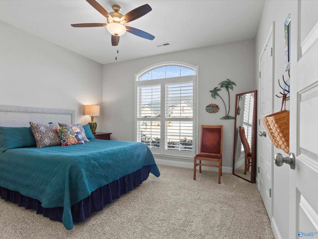 7539 Flint Crossing Circle, Owens Cross Roads, AL 35763