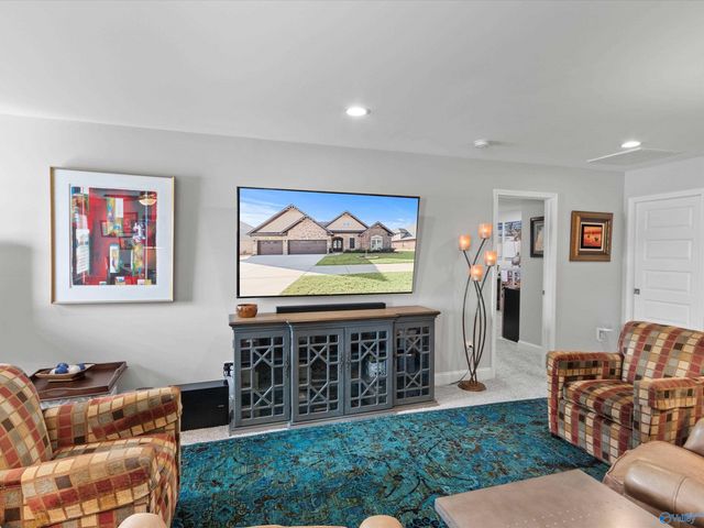 7539 Flint Crossing Circle, Owens Cross Roads, AL 35763