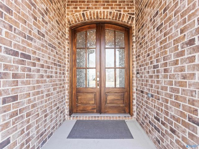 7539 Flint Crossing Circle, Owens Cross Roads, AL 35763