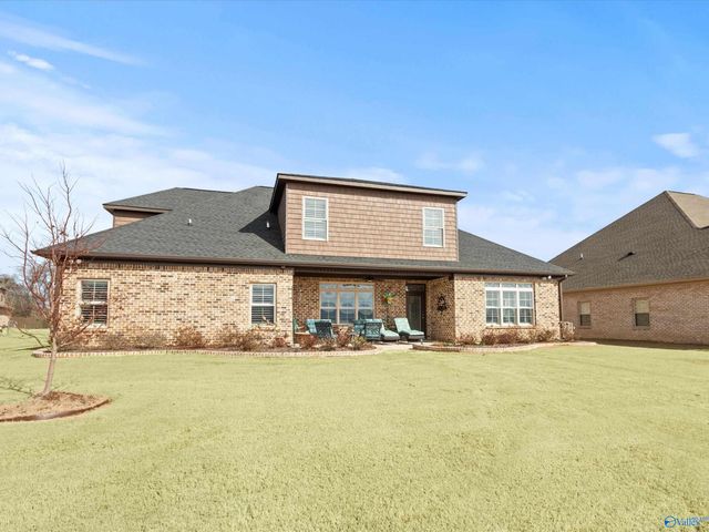 7539 Flint Crossing Circle, Owens Cross Roads, AL 35763