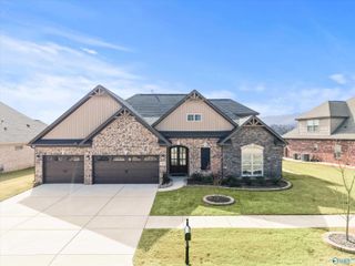 7539 Flint Crossing Circle, Owens Cross Roads, AL 35763