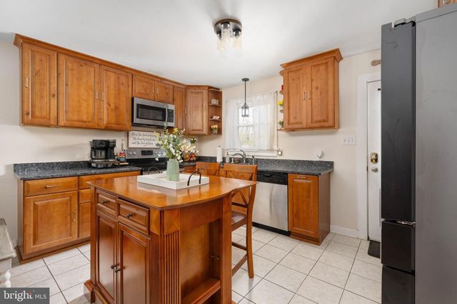 338 LAND OR DR, Ruther Glen, VA 22546