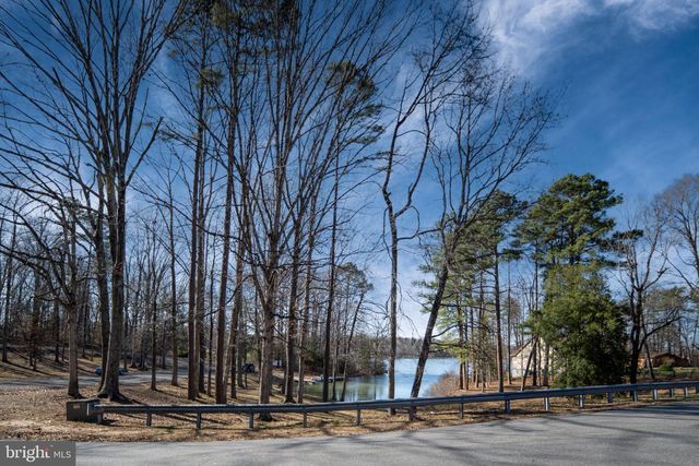 338 LAND OR DR, Ruther Glen, VA 22546