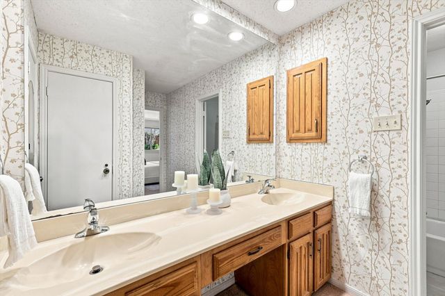 2517 Lawnview Drive, Carrollton, TX 75006