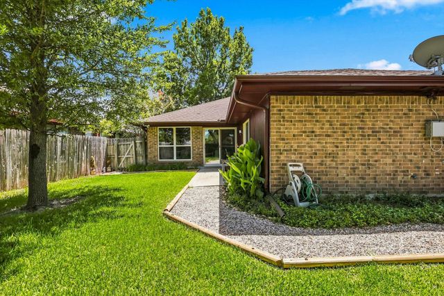 2517 Lawnview Drive, Carrollton, TX 75006