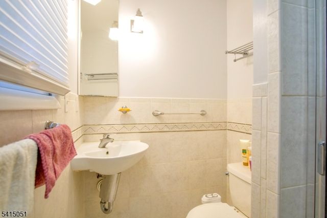 4 Budd St, Roxbury Twp., NJ 07852