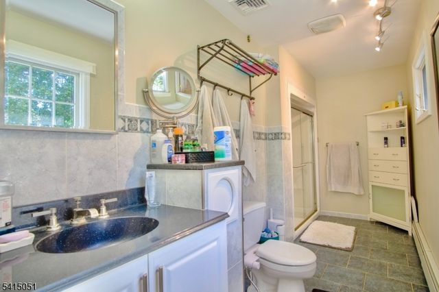 4 Budd St, Roxbury Twp., NJ 07852