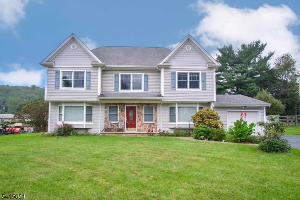 4 Budd St, Roxbury Twp., NJ 07852