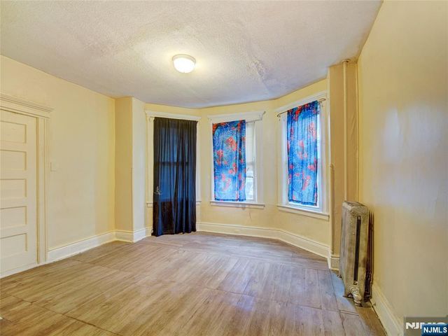 45 18th Street, East Orange, NJ 07017