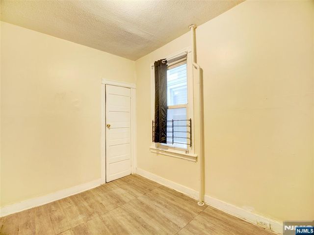 45 18th Street, East Orange, NJ 07017