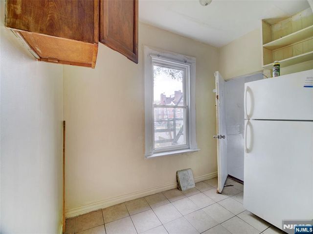 45 18th Street, East Orange, NJ 07017