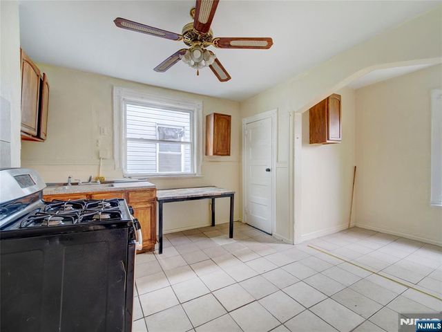 45 18th Street, East Orange, NJ 07017