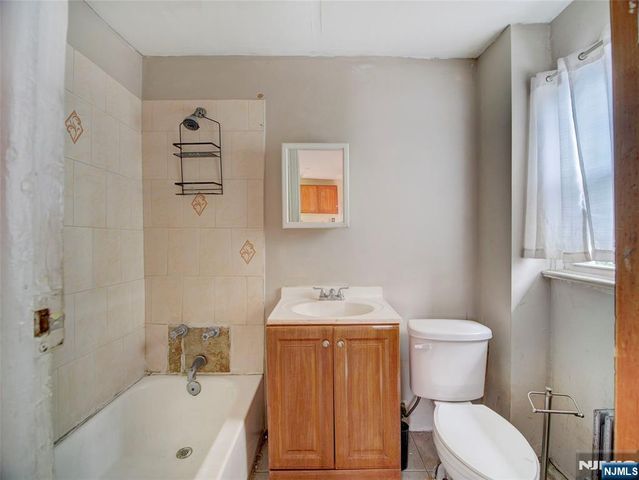 45 18th Street, East Orange, NJ 07017