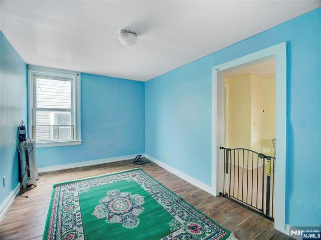 45 18th Street, East Orange, NJ 07017