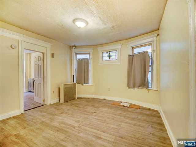 45 18th Street, East Orange, NJ 07017