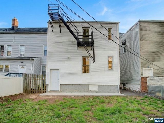 45 18th Street, East Orange, NJ 07017