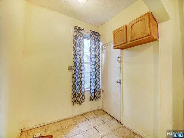 45 18th Street, East Orange, NJ 07017