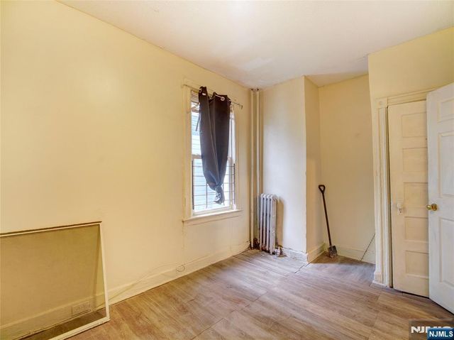 45 18th Street, East Orange, NJ 07017