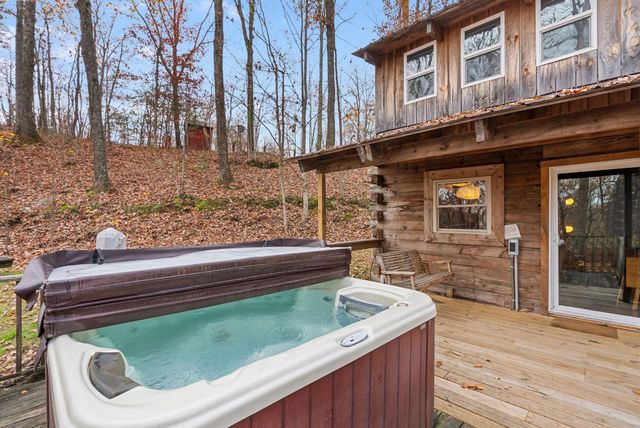 1704 Chop Chestnut Road, Stanton, KY 40380