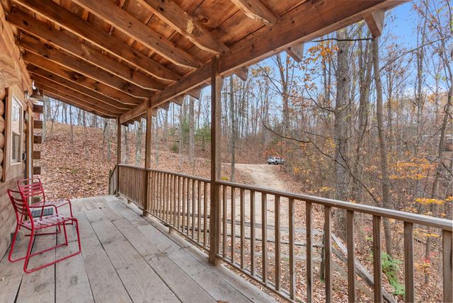 1704 Chop Chestnut Road, Stanton, KY 40380