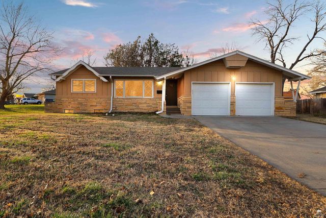 910 Redwood Street, Junction City, KS 66441