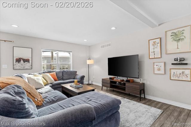 4511 Sedum Glen, Waterford, MI 48328