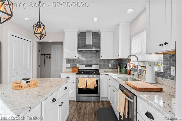 4511 Sedum Glen, Waterford, MI 48328