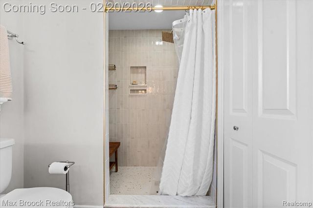 4511 Sedum Glen, Waterford, MI 48328