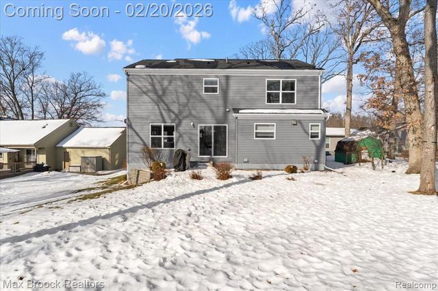 4511 Sedum Glen, Waterford, MI 48328