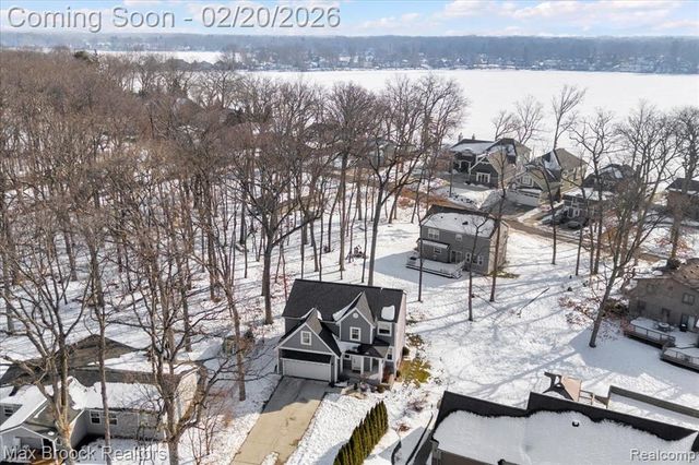 4511 Sedum Glen, Waterford, MI 48328