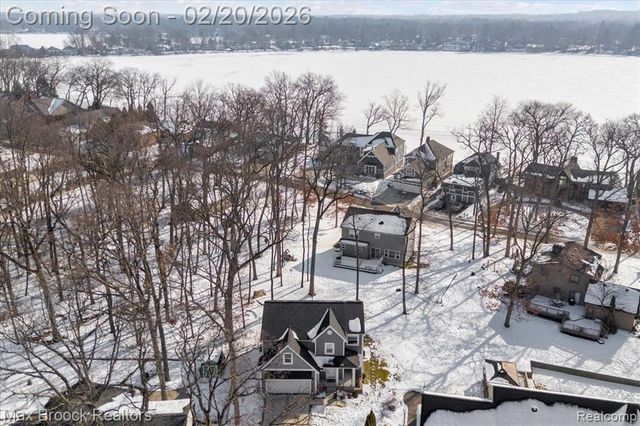 4511 Sedum Glen, Waterford, MI 48328