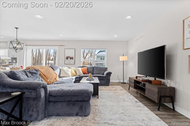 4511 Sedum Glen, Waterford, MI 48328