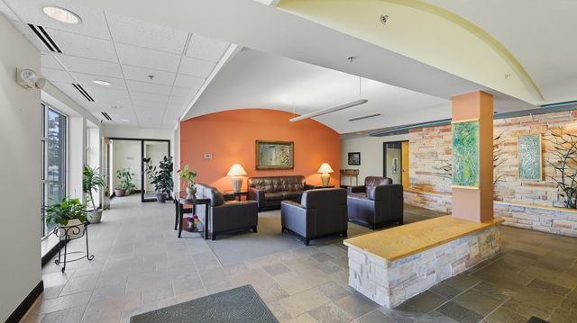 9355 Irving Park Road 522, Schiller Park, IL 60176