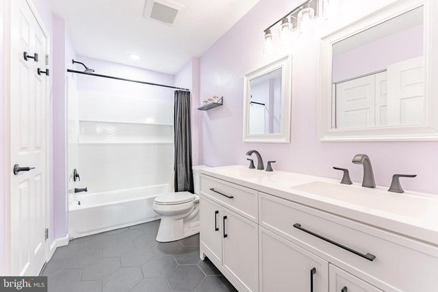 525 BASSETT LN, West Norriton, PA 19403