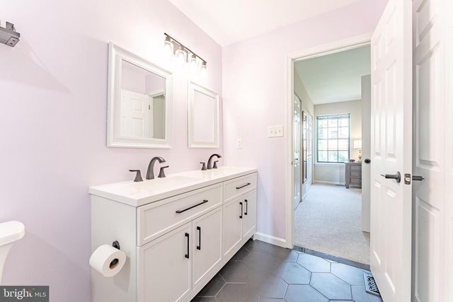 525 BASSETT LN, West Norriton, PA 19403