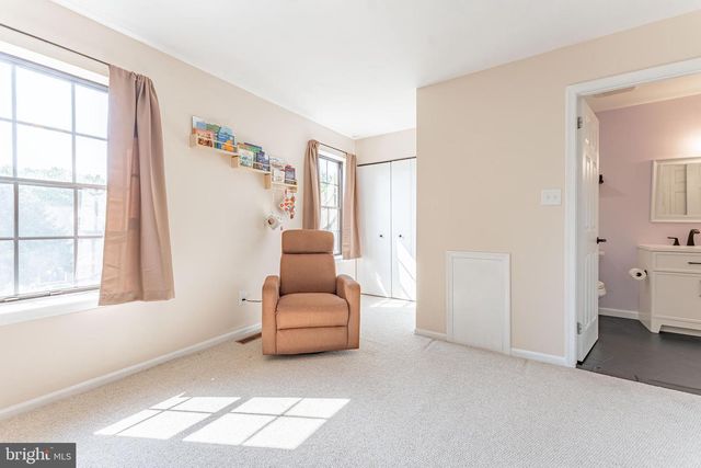 525 BASSETT LN, West Norriton, PA 19403
